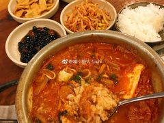 金枪鱼辣白菜汤-金北顺大锅家(신사본점)