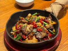 杏鲍菇炒牛肉-云海肴·汽锅鸡·云南菜(苏州中心店)