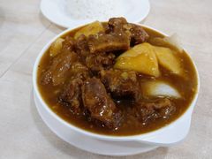 咖喱牛腩跟饭-喜莲咖啡