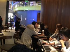 大堂-星巴克(七宝领展广场1F店)