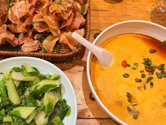 -老滇山寨•云南特色菜•地方菜•民族风情歌舞表演(金碧店)