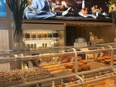 面包甜点陈列柜-味多美蛋糕(八大处店)