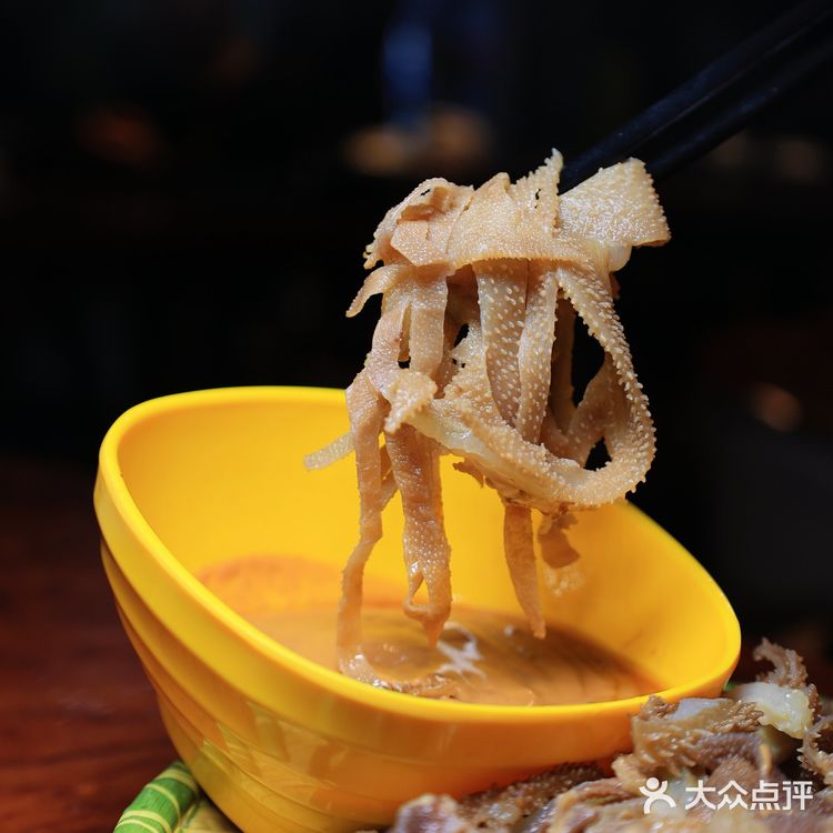 哪能又吃羊肉火锅又吃烧烤？来老北京涮羊肉吧！