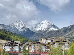 -硗碛藏寨·神木垒景区