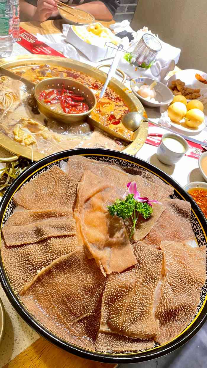 如在蜀毛肚老火锅(怀柔店)-"正正经经的辣火锅.也太香了吧.店的位置.