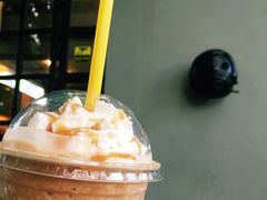 -莓园冰淇淋店