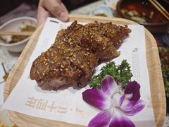 -小董哥烤串·爆汁大油边(故宫店)