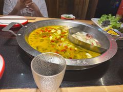 -谭公鱼头·鲜鱼火锅·小龙虾·江湖菜(秀沿路店)