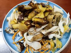 -菌之家·专业纯野生菌火锅·特色炒菌
