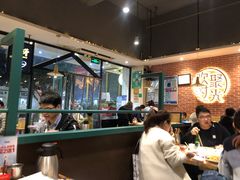 大堂-木屋烧烤(岗顶二店)