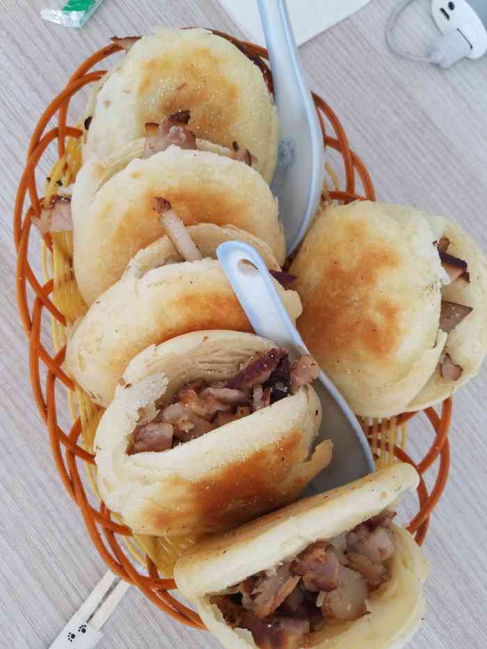 好心情对夹铺-"十一假期,路过乌丹,刚好中午了,路边找家.