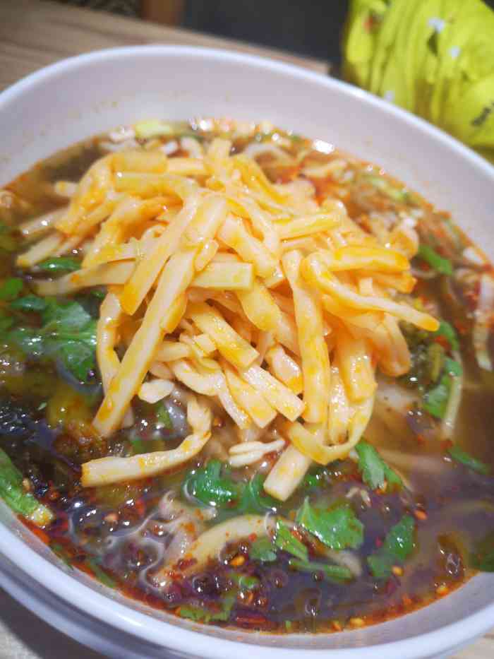 无名缘米粉(摩天活力城店)-"点了两个,酸辣粉和笋尖米粉,味道都不错,.