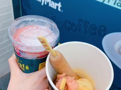 -全家便利店(襄阳南路店)