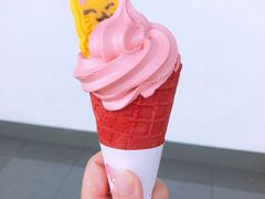 樱花小红莓华夫筒-麦当劳(望京国际商业中心店)