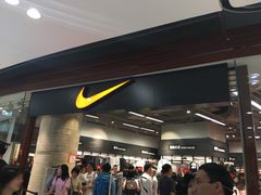 店内环境-东荟城名店仓