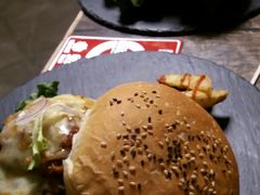 -HIGH FIVE哈福手工汉堡(桂林路店)