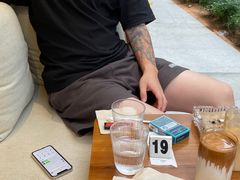 -Line 咖啡(石厦花园店)