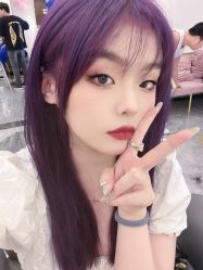 点击看大图 -V8潮牌·接发烫染连锁