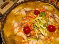 -山城外·非遗酸菜鱼(新都汇融店)