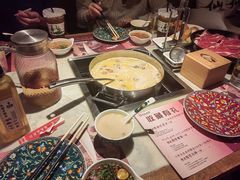 -尚尚仙·酸汤猪手·猪肚鸡火锅(华联万柳购物中心店)