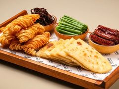 老北京烙饼卷带鱼-馋嘴猫北京食堂·烤鸭·宵夜(亚运村店)