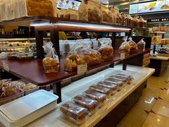 -红宝石·鲜奶小方·海派西点房(南丹店)