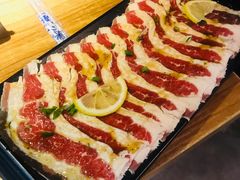 柠檬香草黑椒牛五花-小米烤肉-泥炉炭烤(常营店)