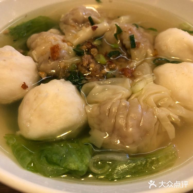 開完會,驚覺午飯時間已過,一行幾人,在客人公司樓下食