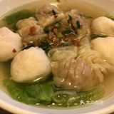開完會，驚覺午飯時間已過，一行幾人，在客人公司樓下食