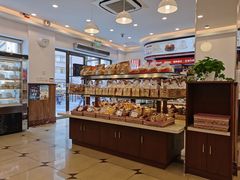 面包甜点陈列柜-红宝石·鲜奶小方·海派西点房(南丹店)