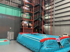 -极限PLAY运动娱乐新世界·团建派对潮玩休闲馆·室内蹦极高空游乐园