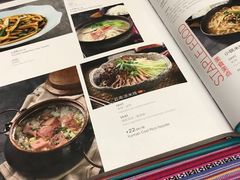 -香巴拉云南餐厅(华莱坞店)