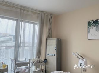 夏天快到了，但是手臂上和腿上的毛毛有好多，穿裙子都不