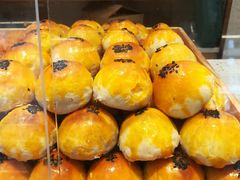 豆沙蛋黄酥-周记传统糕点PASTRY(蜀汉路店)