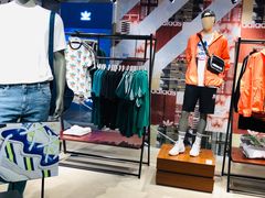 -阿迪达斯(武林银泰三叶草店)