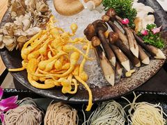 -捞王锅物料理(上海世茂广场店)