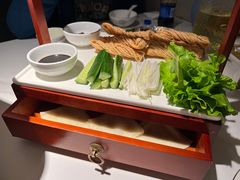 江南薄饼裹撒子-庆江南江南菜(琴湖溪里花园城店)