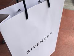 -GIVENCHY(佛罗伦萨小镇奥莱店)