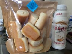 -顶东面包花园·生日蛋糕(世博店)