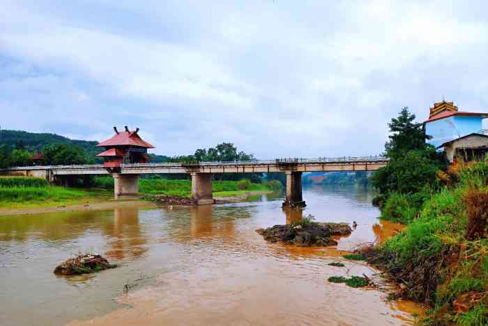 中国孟定清水河口岸-"如果你想去缅甸的话,请提早去派出所办理好.