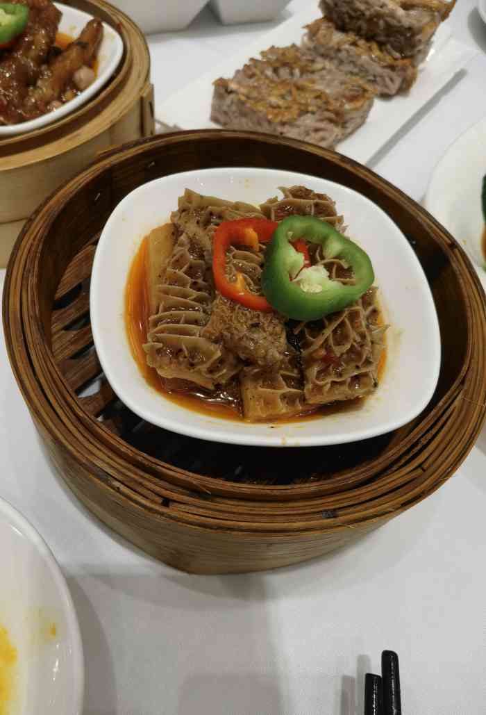 春满园(濠盛分店)-"广式早茶,品种很多,眼睛都看花了,一直不.