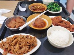 -荟选餐饮徐家汇社区食堂(徐虹北路店)