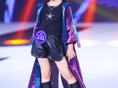 -翎秀服装模特