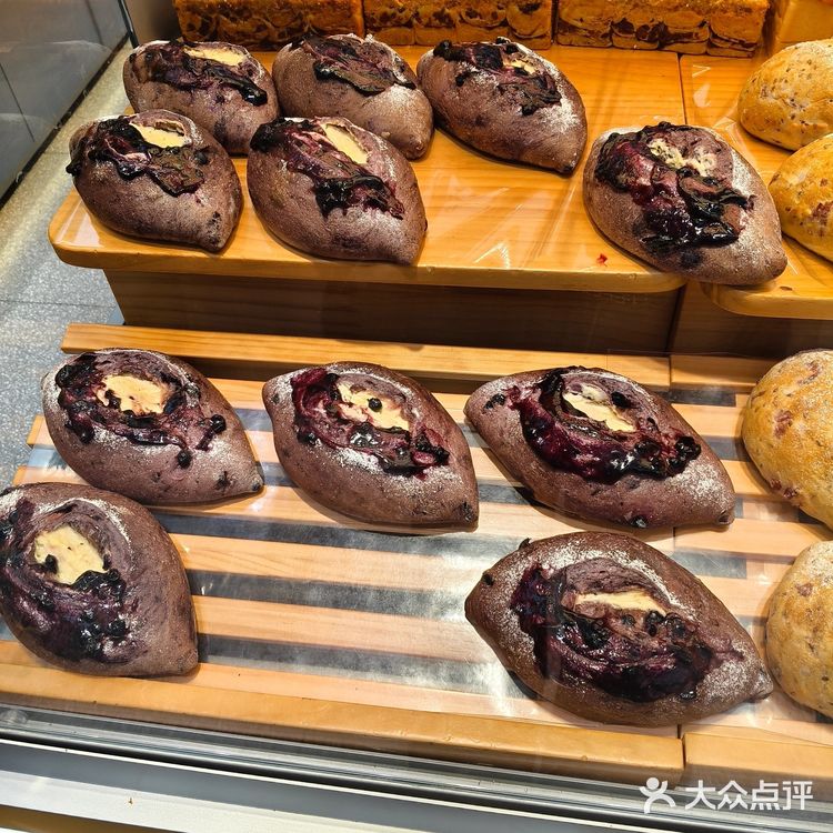 食欲满满的面包店！