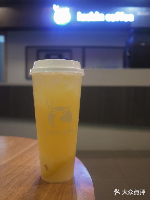 luckincoffee瑞幸咖啡(环球金融中心店)满杯柠檬图片