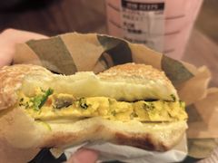 欧姆蛋香蔬贝果三明治-星巴克臻选(广州沙面店)