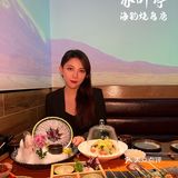 广州首家海钓烧鸟店全景投影仪沉浸式用餐 