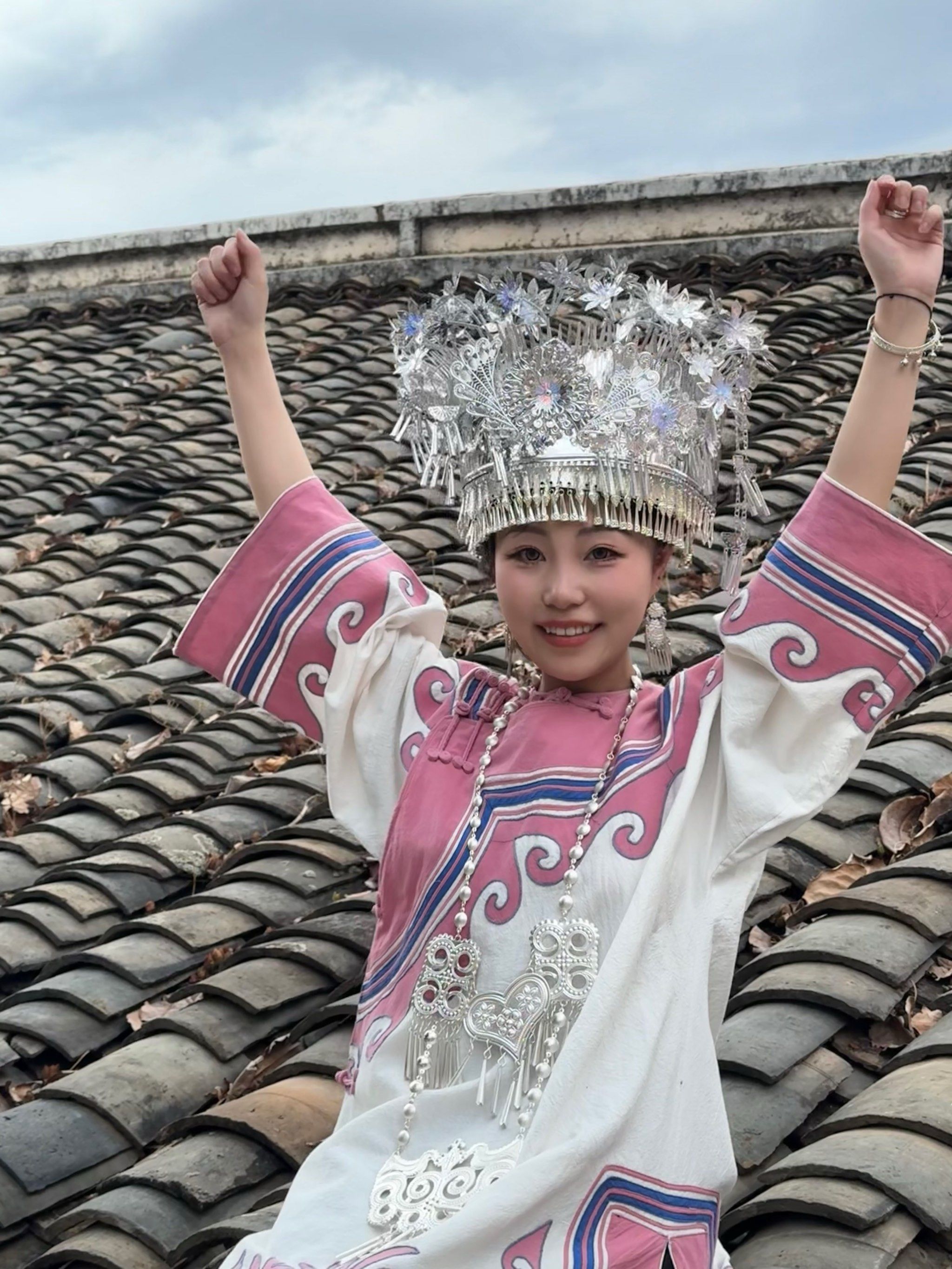 来当彝族阿诗玛噜