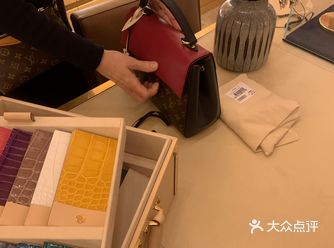 对春天这家店感觉挺好的 服务周到 在等结账的时候