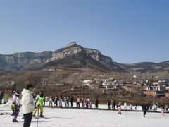 -济南卧虎山滑雪场